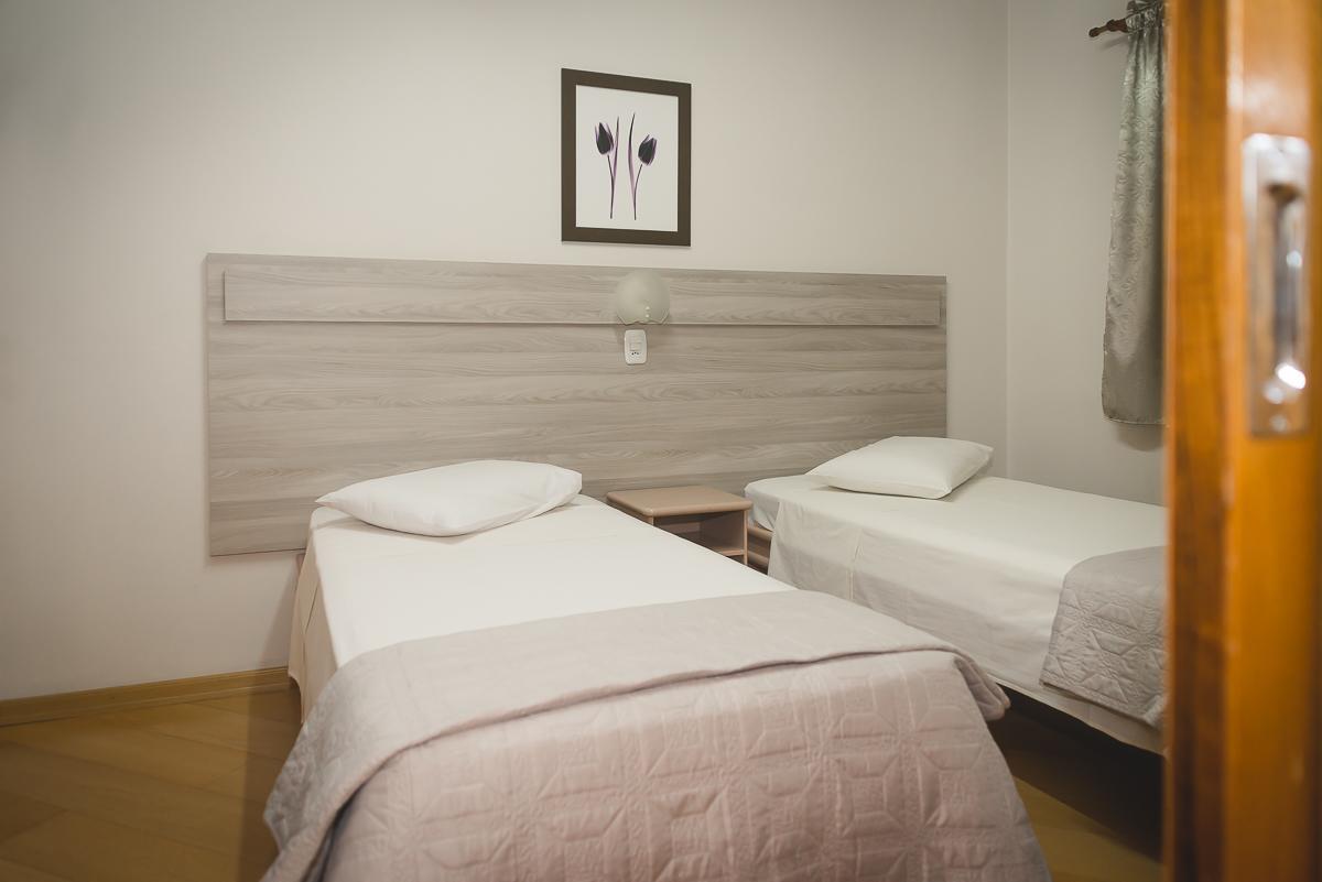 Hotel Pallis Ерешим Екстериор снимка