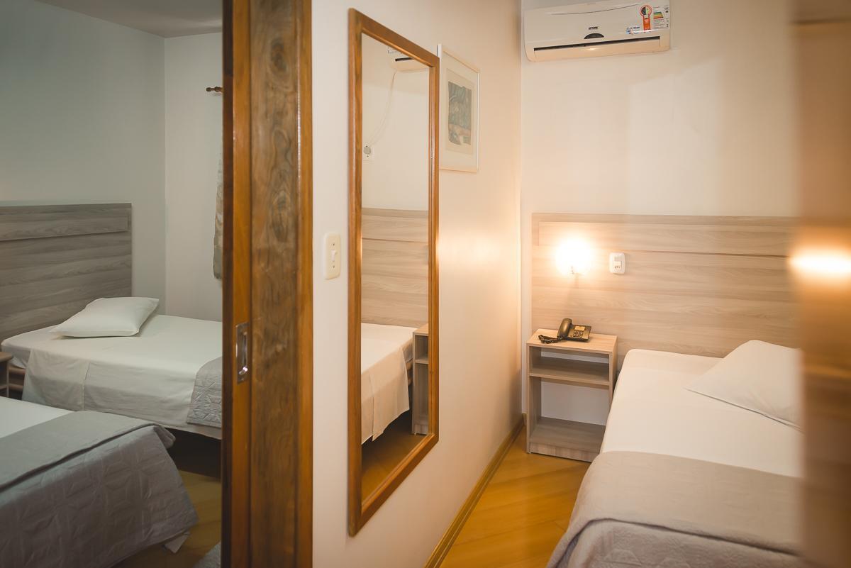 Hotel Pallis Ерешим Екстериор снимка
