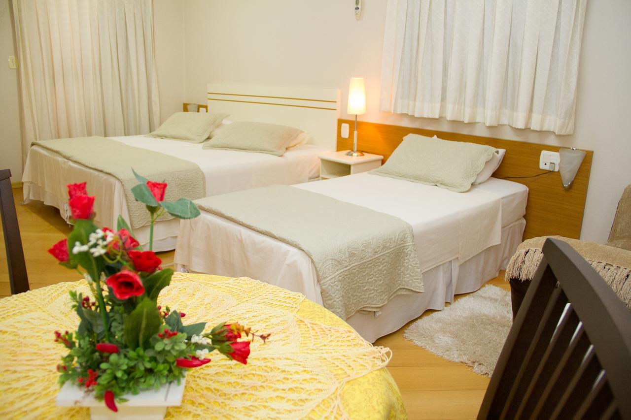Hotel Pallis Ерешим Екстериор снимка