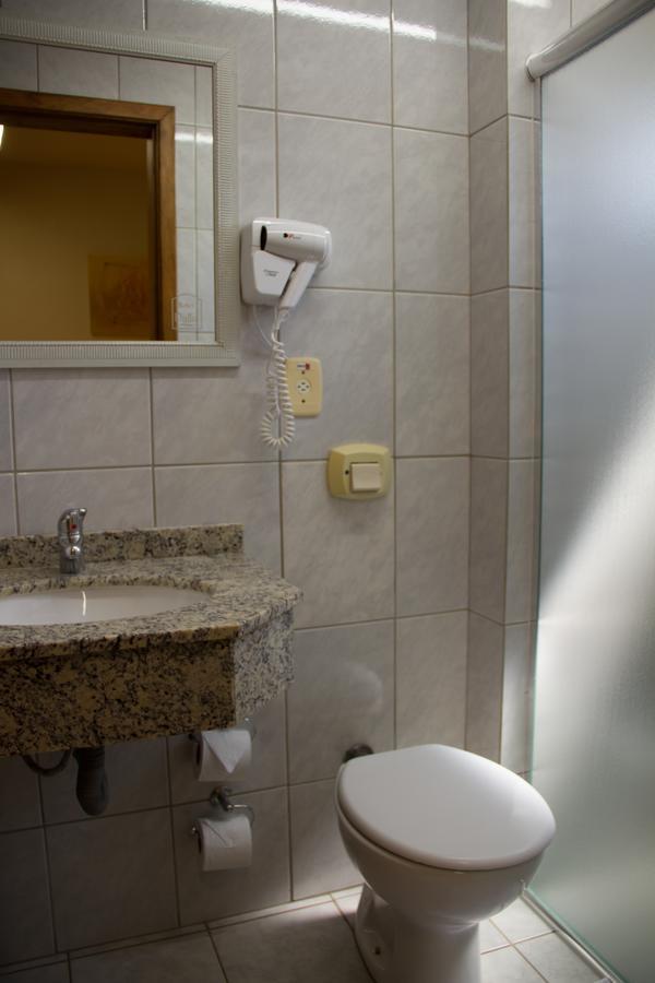 Hotel Pallis Ерешим Екстериор снимка